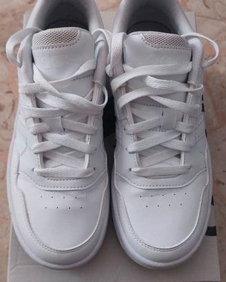 Scarpe adidas bianche