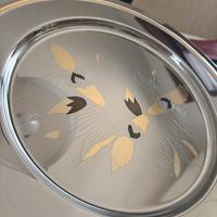 Vassoio con decorazioni oro