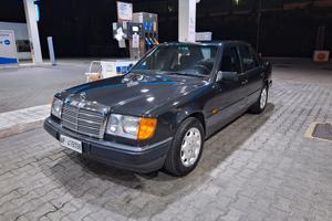 MERCEDES W124 CONSERVATA COME NUOVA TARGA ORO