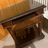 Comodino rotelle legno