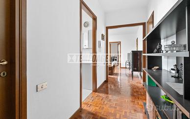 VENDITA 3 LOCALI CON 2 BOX