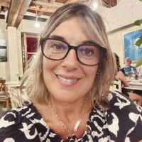 Cameriera ai piani ,addetta alle pulizie o assiste