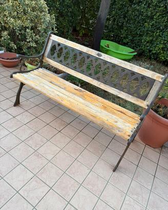 Panchina in ferro battuto e legno