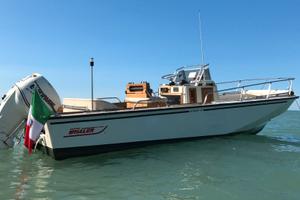 BOSTON WHALER OUTRAGE 22