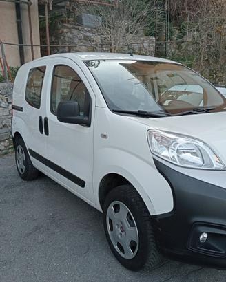 Fiat Fiorino 1.4 8V 77CV Benz. autocarro 5 posti