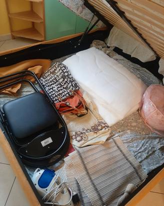 Letto contenitore con testiera in tessuto