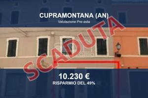 Immobile in asta di 69 m² con più di 5 locali a Cu