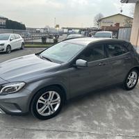 MERCEDES-BENZ GLA 200 d Automatic 4Matic Premium