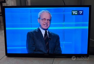 TV Samsung 32 pollici full hd, decoder interno T2.