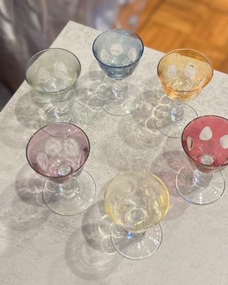 Set di 6 calici im vetri colorato. Qualità vintage