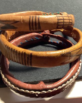 3 Bracciali etnici in legno e pelle stile tribale