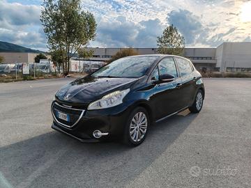 Peugeot 208 1.4 HDi 68 CV 5 porte Allure