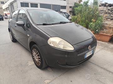 fiat Grande Punto Metano incidentata 