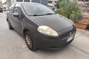 fiat Grande Punto Metano incidentata 