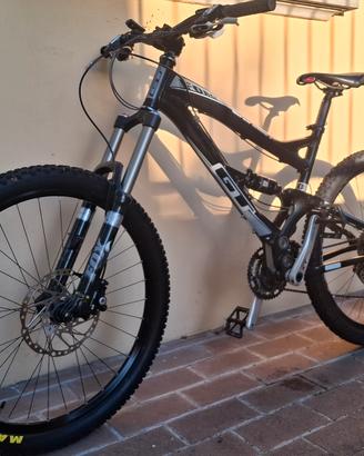 Bicicletta MTB biammortizzata  GT