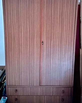 Armadio in legno