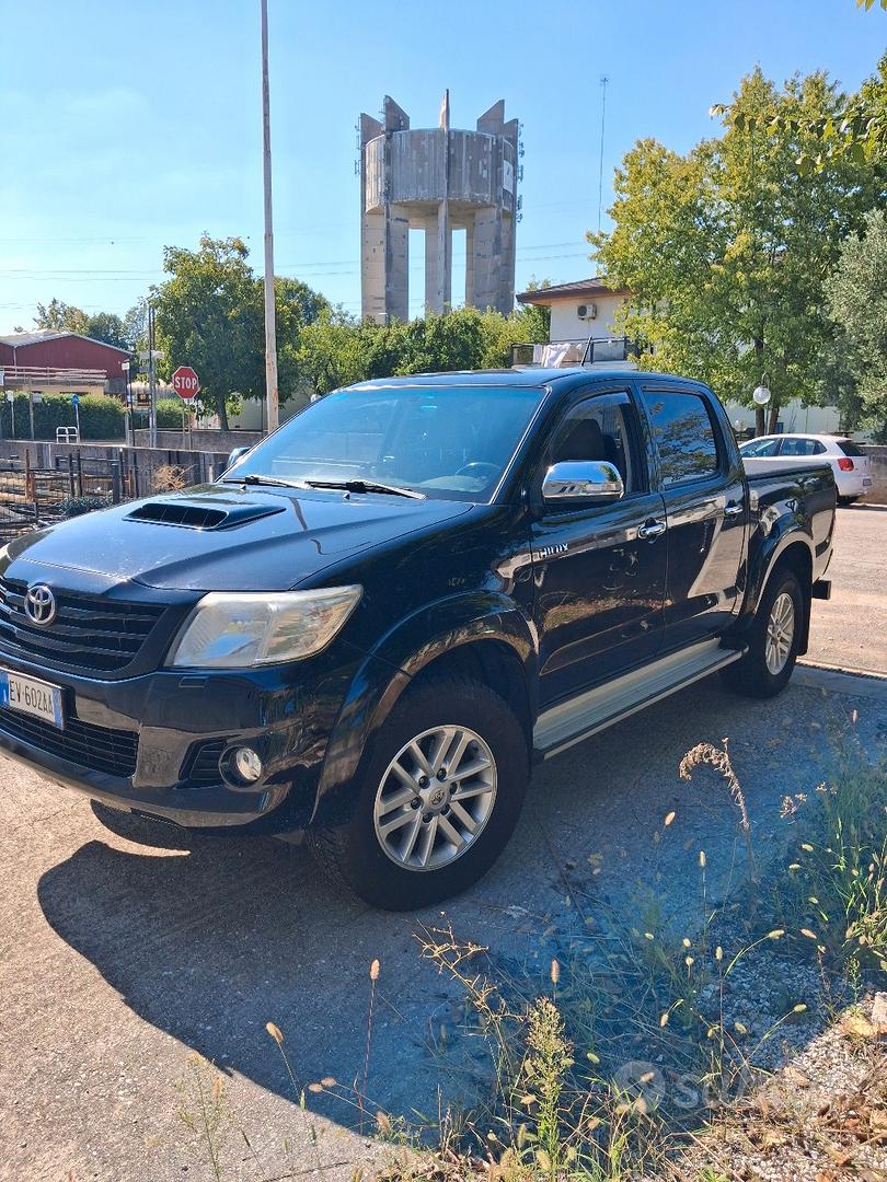 Toyota Hilux 2014 photo 2