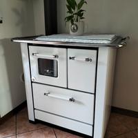 Cucina a legna con forno