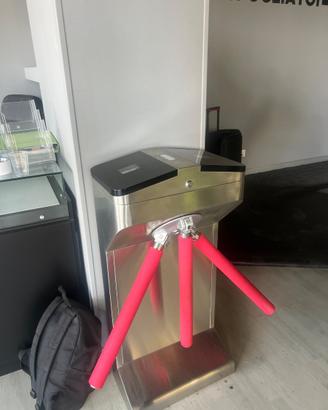 Tornello a tripode ingresso palestra fitness