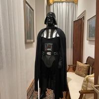 Costume Darth Vader adulto con casco e spada