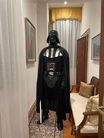 Costume Darth Vader adulto con casco e spada