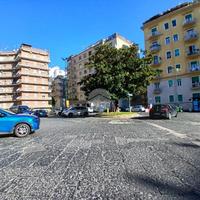 NEGOZIO A NAPOLI