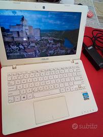 computer portatile Asus perfettamente funzionante.