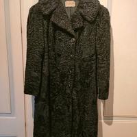 Cappotto pelliccia in astrakan nero