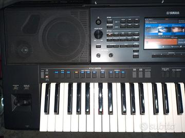 Yamaha PSR SX700