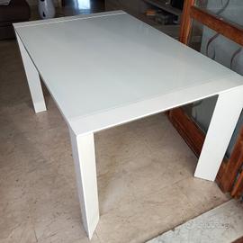 TAVOLO ALLUNGABILE DA 4 A 10 POSTI