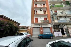 02 Catania, appartamento vani 3 con garage