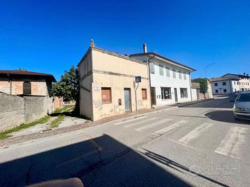 Sammardenchia, bicamere con stalla annessa