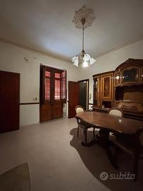 E/1318 Piano terra pressi autostrada