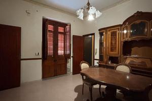 E/1318 Piano terra pressi autostrada