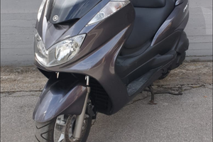 Yamaha Majesty c.c. 400 anno 2004