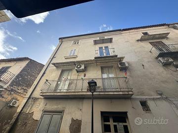 APPARTAMENTO RISTRUTTURATO SU 2 LIVELLI