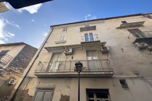 APPARTAMENTO RISTRUTTURATO SU 2 LIVELLI