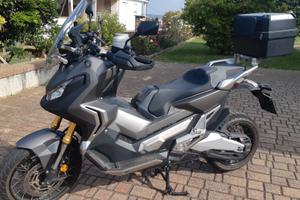 Honda X-ADV 750 (2019) - 20.000km - Pari al nuovo