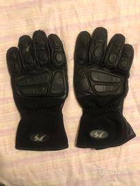 Guanti moto