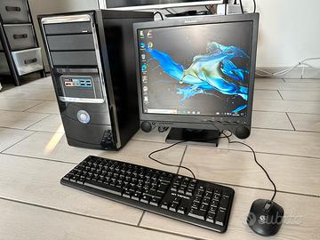 Pc desktop con monitor