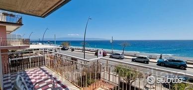 Appartamento 80 mq fronte mare a roccalumera