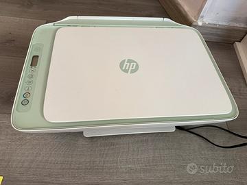 Stampante HP Deskjet con cartucce nuove