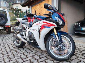 Cbr1000rr fireblade 