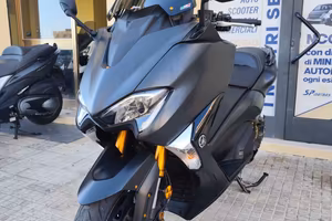 Yamaha T Max 530