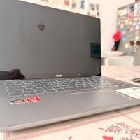 ASUS zenbook UX462DA 14’ / 500 GB / 8 GB ram