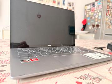 ASUS zenbook UX462DA 14’ / 500 GB / 8 GB ram