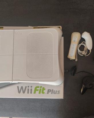 Wii Fit Plus balance board e controllers