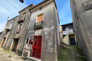 CASA SEMINDIPENDENTE A MONTESARCHIO
