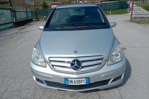 Mercedes Classe b 2.0 automatico neopatentati 