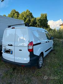Ford Transit Courier (2020)